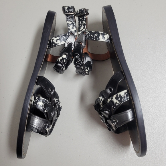 Coach Sandals With Coach Link Size 5B. - Picture 3 of 14